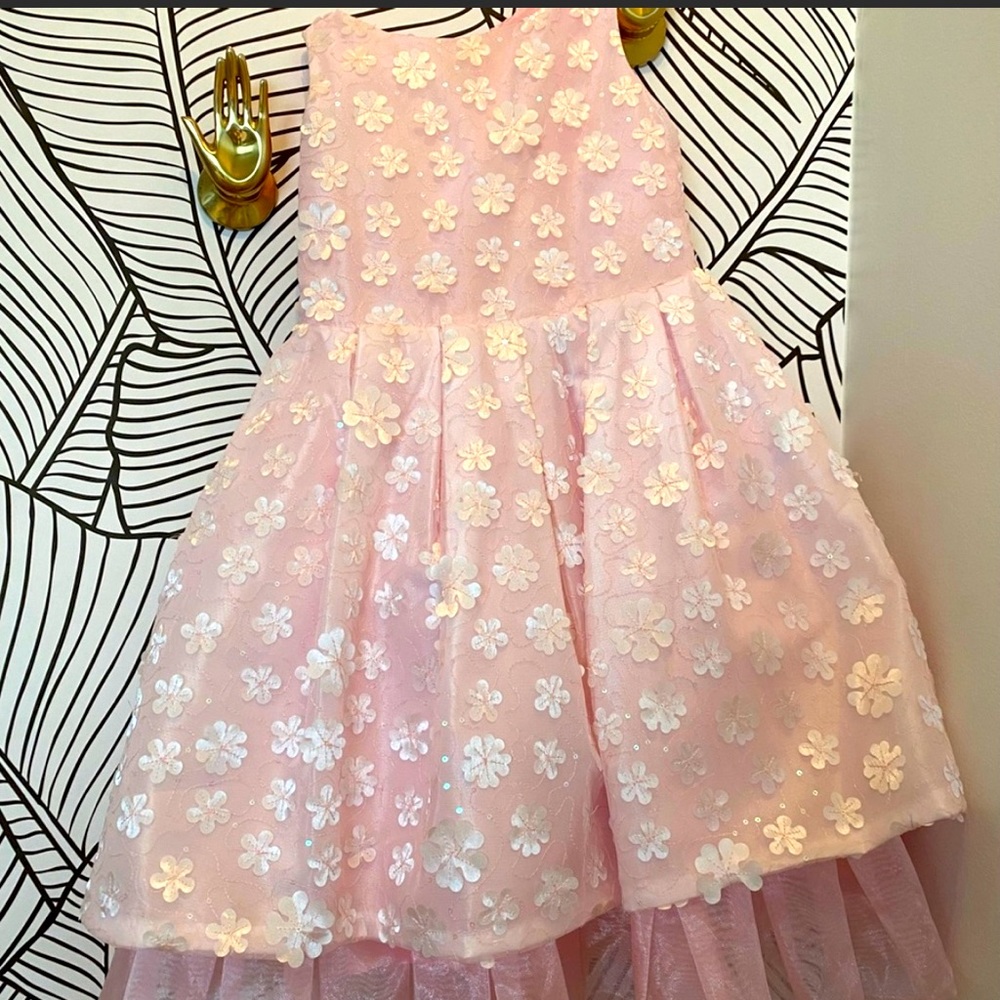 Beautiful dress size 7